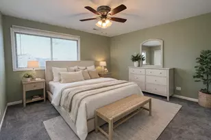 565 Dean Dr, South Elgin, IL 60177 - Photo 17