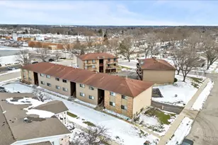 565 Dean Dr, South Elgin, IL 60177 - Photo 37