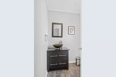 542 N Ridgeland Avenue, Oak Park, IL 60302 - Photo 9