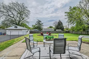 423 S Center St, Bensenville, IL 60106 - Photo 19