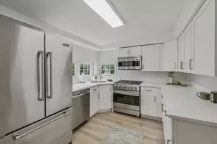 423 S Center St, Bensenville, IL 60106 - Photo 3