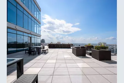 303 W Ohio Street #2202, Chicago, IL 60654 - Photo 27