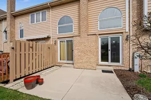 8027 Enclave Ln, Tinley Park, IL 60487 - Photo 3