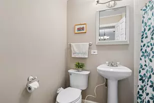 3909 N Sheridan Rd, Chicago, IL 60613 - Photo 17