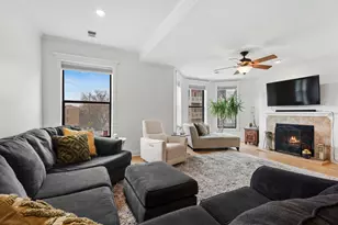 3909 N Sheridan Rd, Chicago, IL 60613 - Photo 3