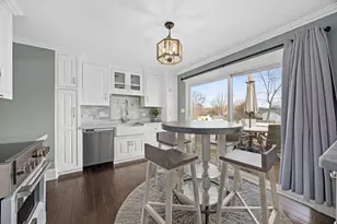 960 Sycamore Ct, Hoffman Estates, IL 60192 - Photo 5