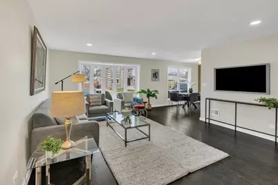 4821 N Mont Clare Avenue, Chicago, IL 60656 - Photo 3