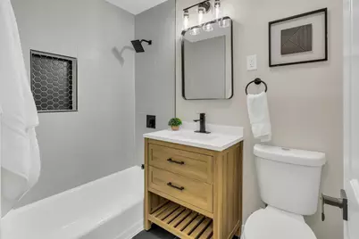 4821 N Mont Clare Avenue, Chicago, IL 60656 - Photo 19