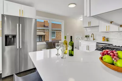 4821 N Mont Clare Avenue, Chicago, IL 60656 - Photo 9