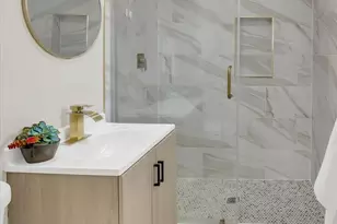 4821 N Mont Clare Ave, Chicago, IL 60656 - Photo 15