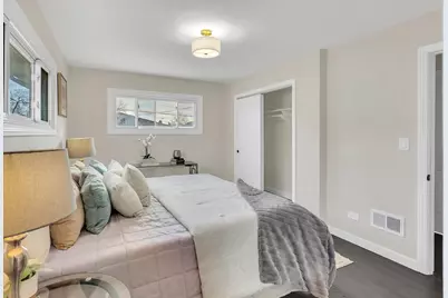 4821 N Mont Clare Avenue, Chicago, IL 60656 - Photo 13