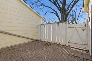 6856 Juneberry Ct, Woodridge, IL 60517 - Photo 17