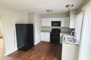 3704 Tamarind Ln, Hazel Crest, IL 60429 - Photo 5