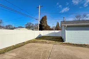 2406 11th St, Silvis, IL 61282 - Photo 37