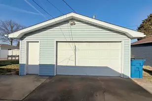 2406 11th St, Silvis, IL 61282 - Photo 33