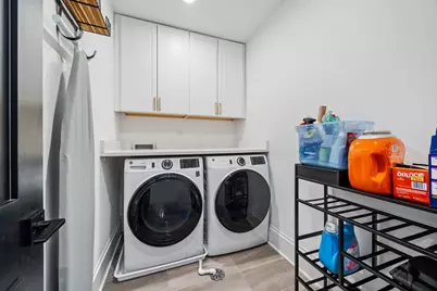 1107 W Chestnut Street #1W, Chicago, IL 60642 - Photo 25