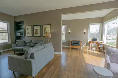 520 S Wheaton Avenue, Wheaton, IL 60187 - Photo 5