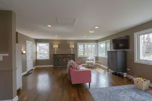 520 S Wheaton Ave, Wheaton, IL 60187 - Photo 25