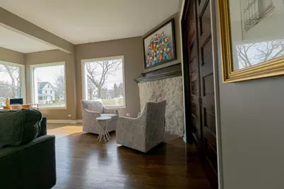 520 S Wheaton Avenue, Wheaton, IL 60187 - Photo 7