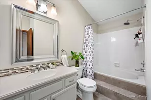 20 N Oltendorf Rd, Streamwood, IL 60107 - Photo 15