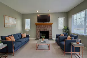 2479 Montclair Ln, Montgomery, IL 60538 - Photo 9