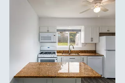 7607 Hickory Road, Wonder Lake, IL 60097 - Photo 9