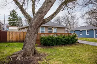 7607 Hickory Rd, Wonder Lake, IL 60097 - Photo 5