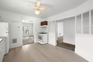 601 S Jefferson St, Woodstock, IL 60098 - Photo 3