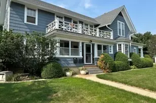 206 Oak St, Elgin, IL 60123 - Photo 1