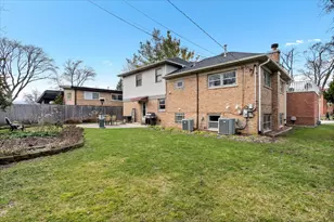 320 Beverly Dr, Wilmette, IL 60091 - Photo 33