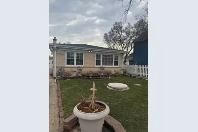1643 Sycamore Street, Des Plaines, IL 60018 - Photo 1