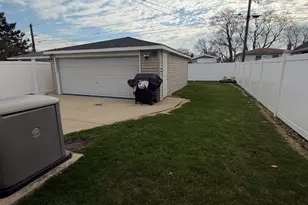 1643 Sycamore St, Des Plaines, IL 60018 - Photo 23