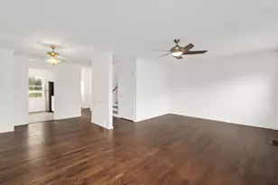 285 E 1st St, Elmhurst, IL 60126 - Photo 3