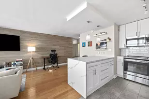 655 W Irving Park Rd, Chicago, IL 60613 - Photo 15