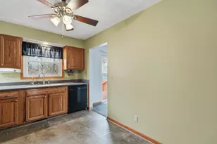 1427 18th Ave, Silvis, IL 61282 - Photo 21