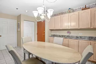 115 Hunt Club Dr, Saint Charles, IL 60174 - Photo 5