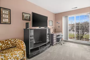 115 Hunt Club Dr, Saint Charles, IL 60174 - Photo 13