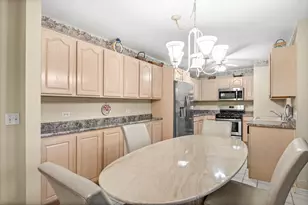 115 Hunt Club Dr, Saint Charles, IL 60174 - Photo 3