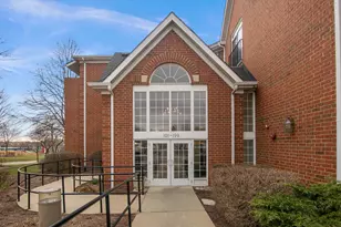 115 Hunt Club Dr, Saint Charles, IL 60174 - Photo 1