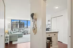 2700 N Hampden Ct, Chicago, IL 60614 - Photo 3