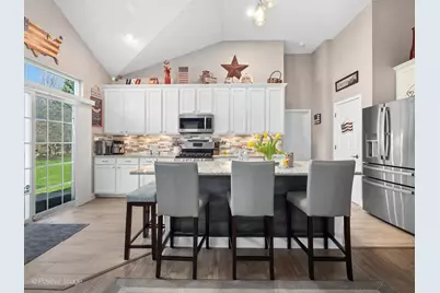 1660 Briarheath Drive, Aurora, IL 60505 - Photo 9