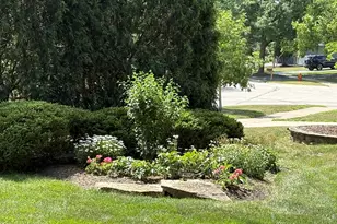 1641 Lois Ann Ln, Naperville, IL 60563 - Photo 53