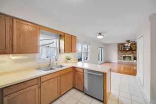 1641 Lois Ann Ln, Naperville, IL 60563 - Photo 13