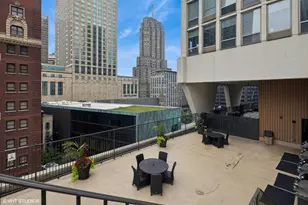 111 E Chestnut St, Chicago, IL 60611 - Photo 21