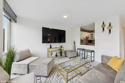 111 E Chestnut Street #21B, Chicago, IL 60611 - Photo 9