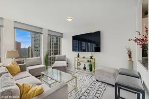 111 E Chestnut St, Chicago, IL 60611 - Photo 11