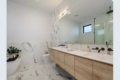 1537 W Pearson Street #2, Chicago, IL 60642 - Photo 15