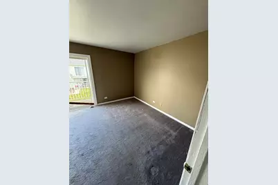 420 Meadowgreen Lane #420, Round Lake Beach, IL 60073 - Photo 7