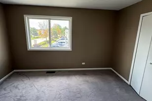 420 Meadow Green Ln, Round Lake Beach, IL 60073 - Photo 11