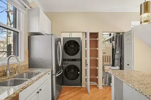 2940 N Lakewood Ave, Chicago, IL 60657 - Photo 9